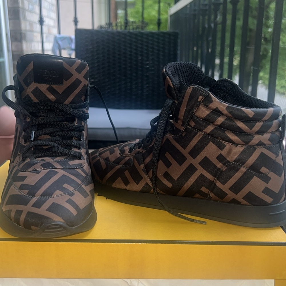 Wrong Size , Worn Once Size 39 - image 1